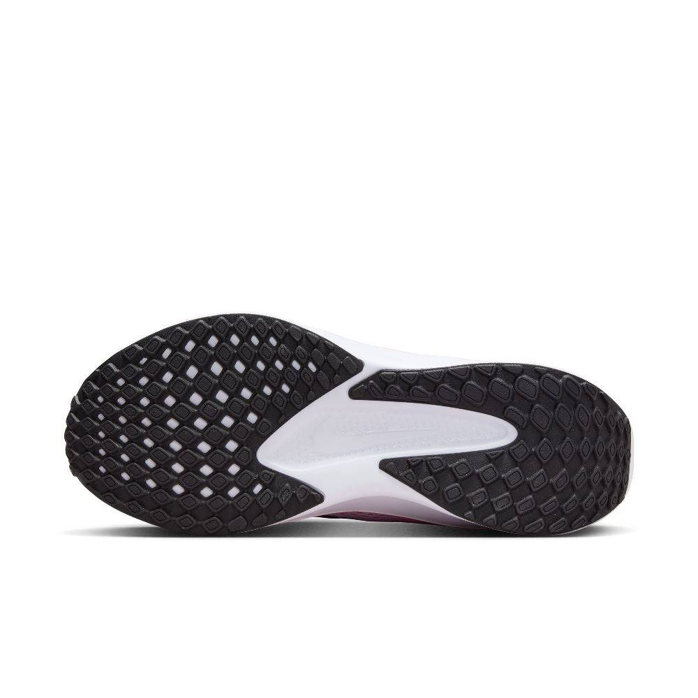 NIKE WOMENS QUEST 6