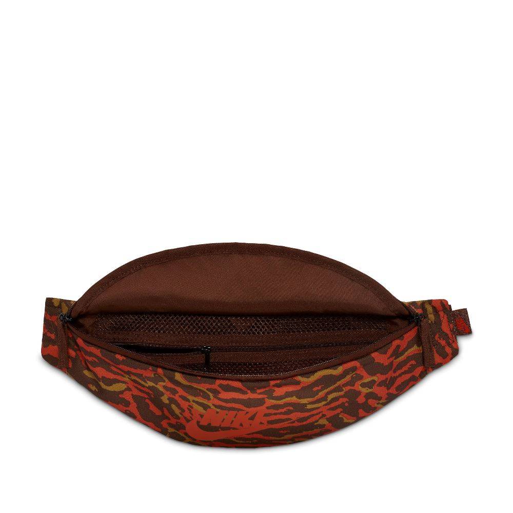 NIKE HERITAGE WAISTBACK