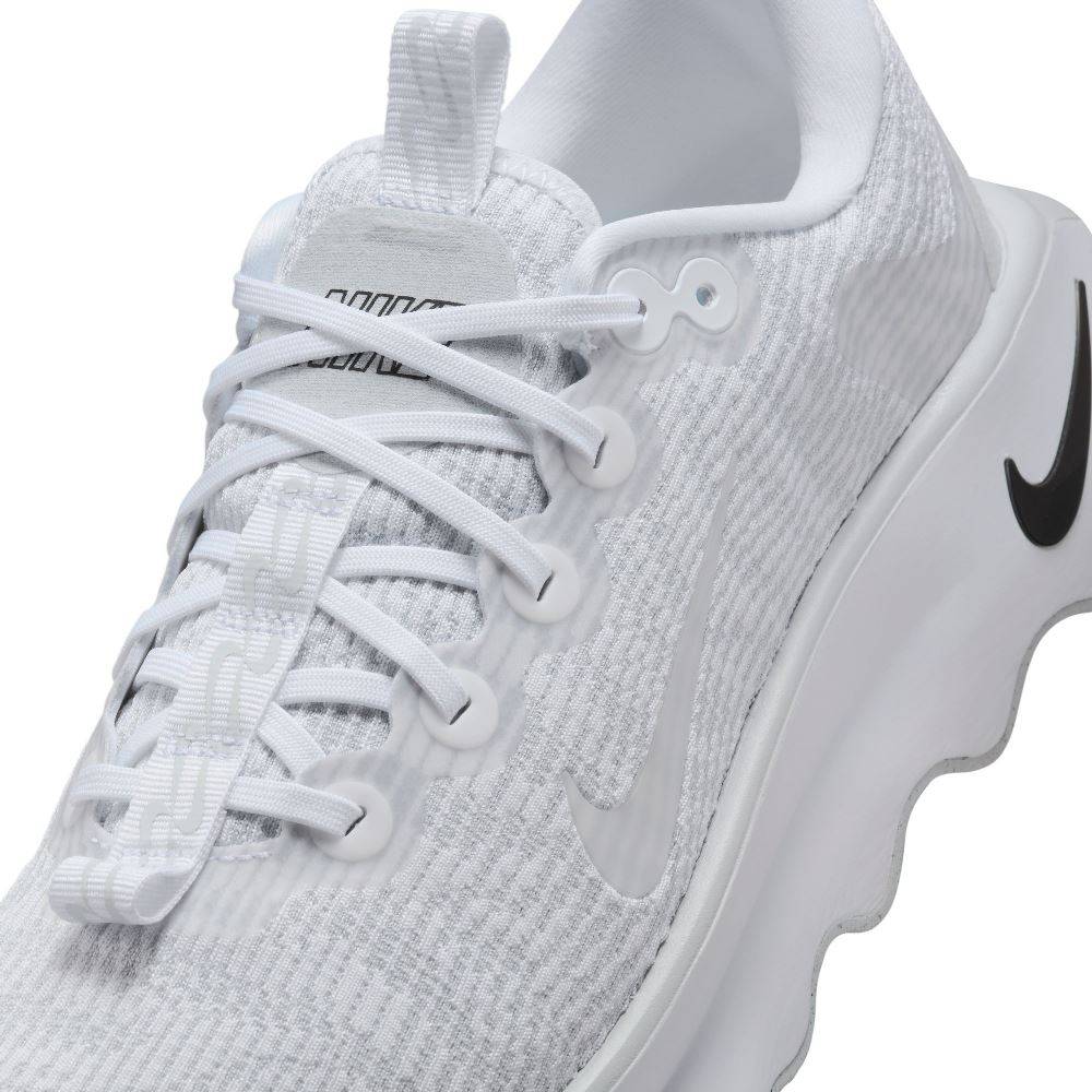 NIKE MOTIVA WALKING SHOES