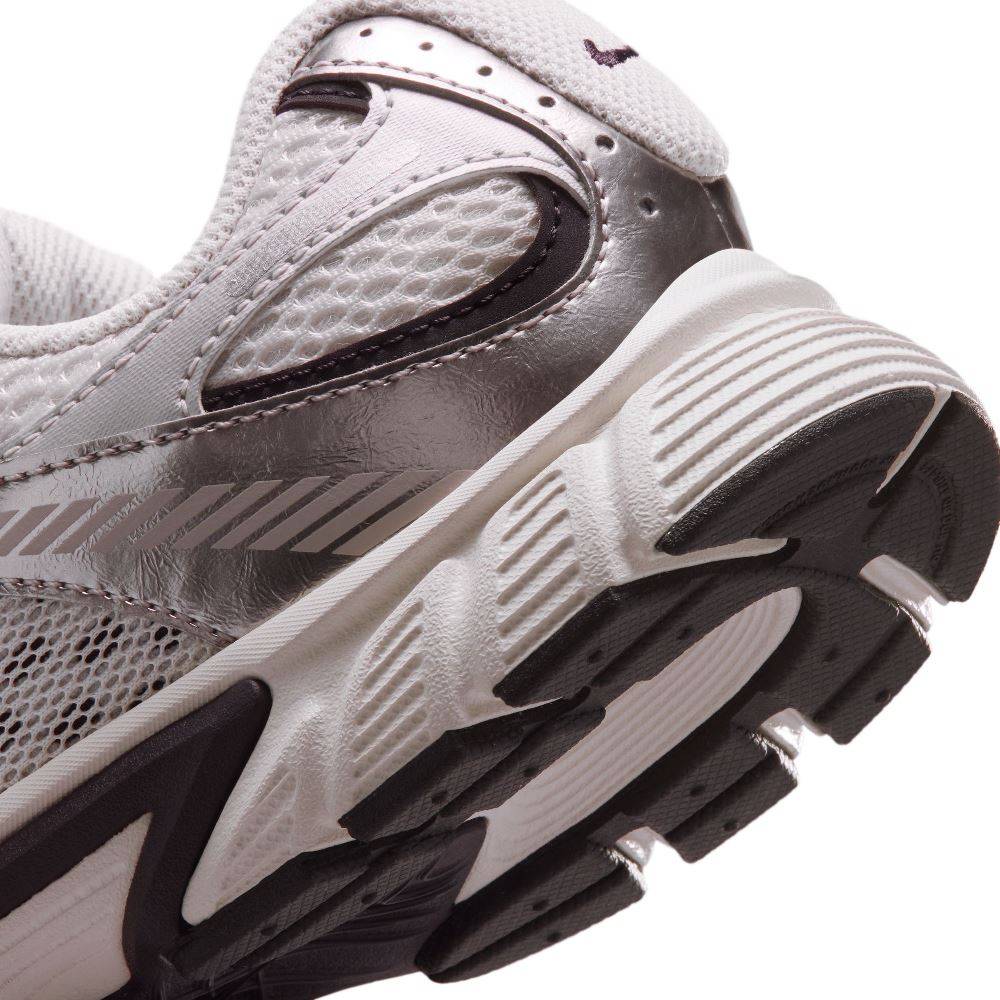 NIKE V5 RNR (GS) JR SHOES