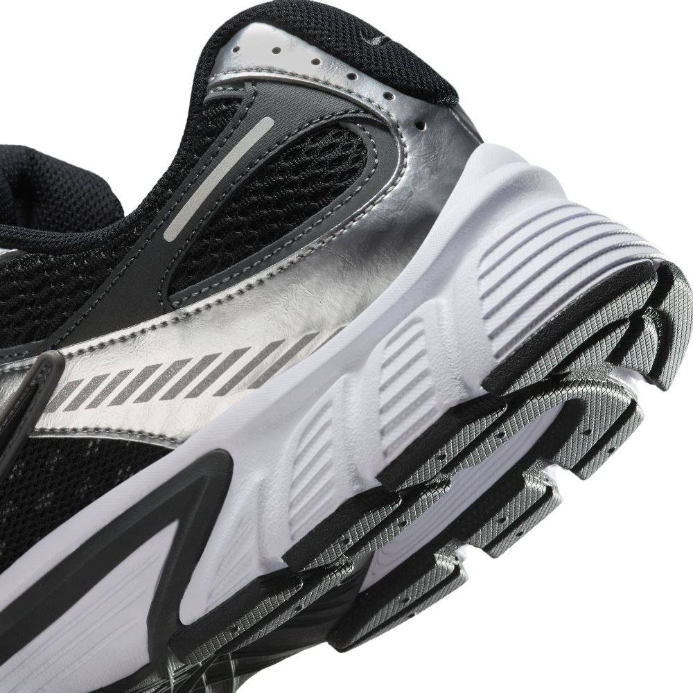 NIKE V5 RNR UNISEX SNEAKERS