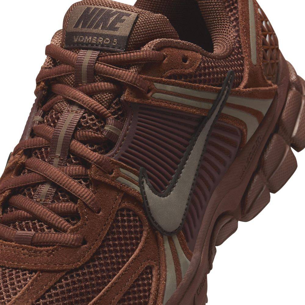 NIKE WOMENS ZOOM VOMERO 5