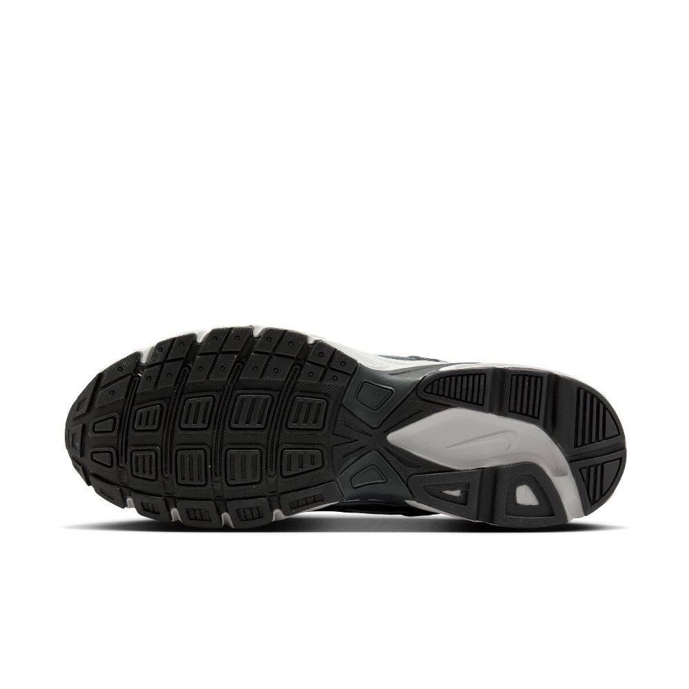 NIKE INITIATOR