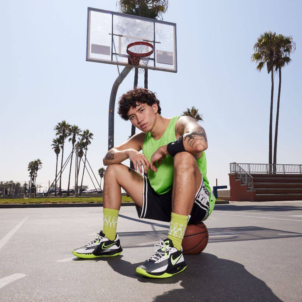 NIKE PRECISION VI BASKETBALL SHOES
