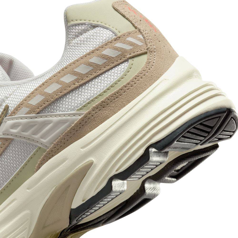 NIKE INITIATOR