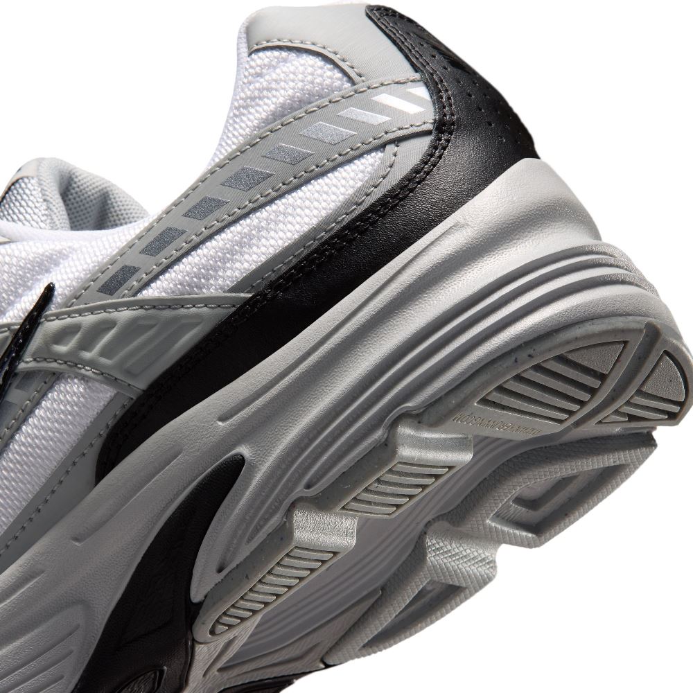 NIKE INITIATOR SHOES