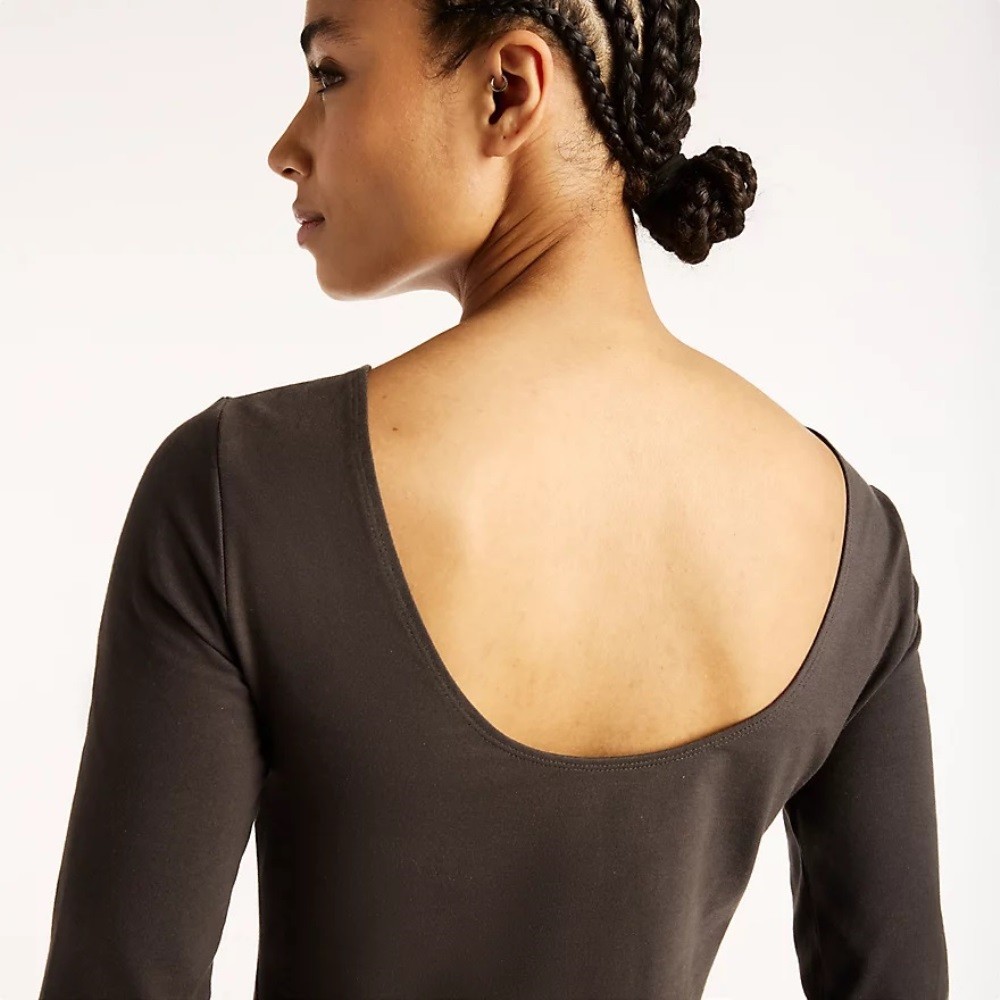 NEW BALANCE OPEN-BACK FITTED LONG SLEEVE