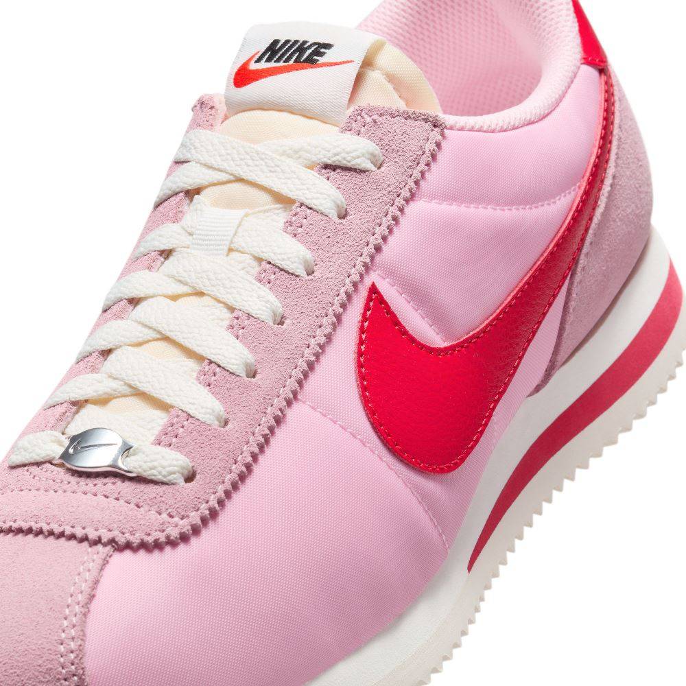 NIKE WOMENS CORTEZ  TXT