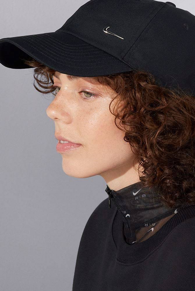NIKE DRI-FIT CLUB METAL-LOGO CAP