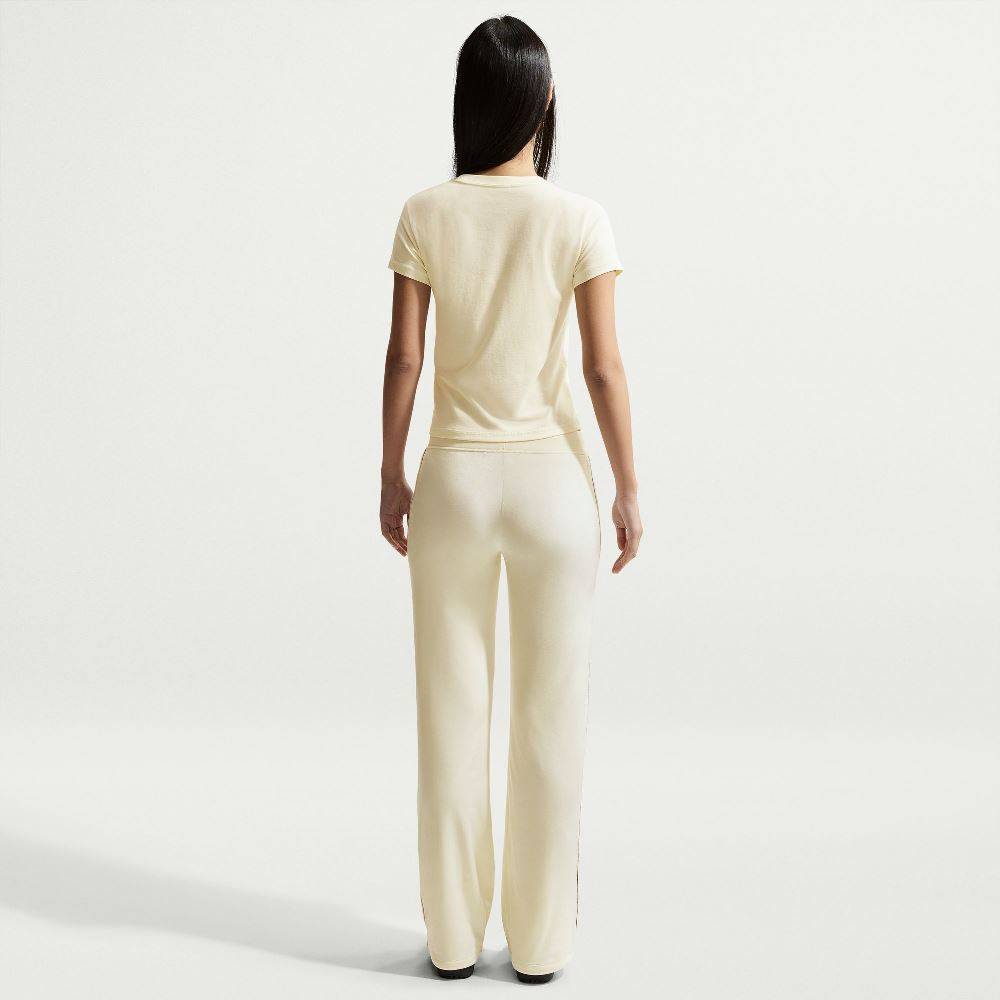 NIKE WOMENS SPORTSWEAR CROPPED TEE