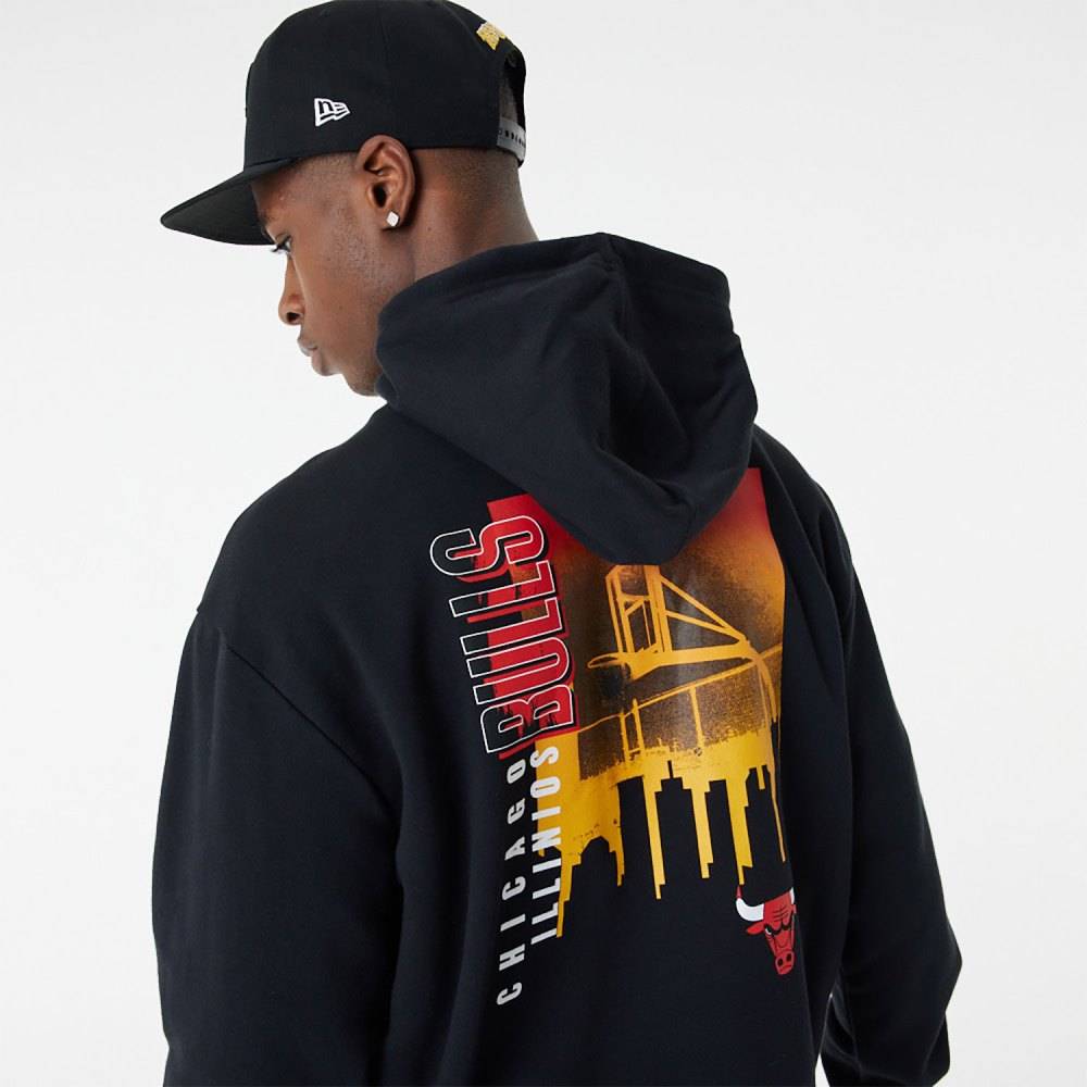 NEW ERA SKYLINE GRAPHIC OVERSIZED HOODY CHICAGO BULLS