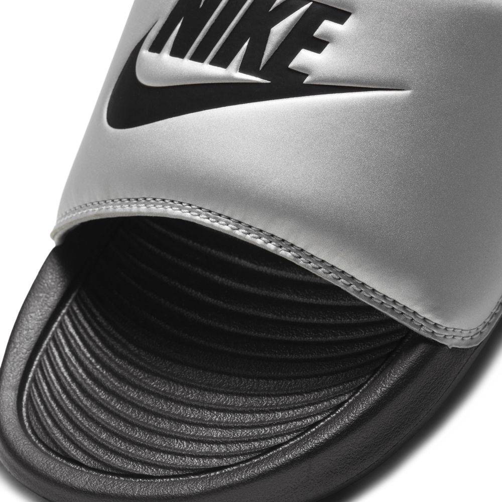 NIKE WOMENS VICTORI ONE SLIDE