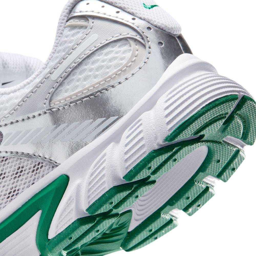 NIKE V5 RNR (GS) JR SHOES