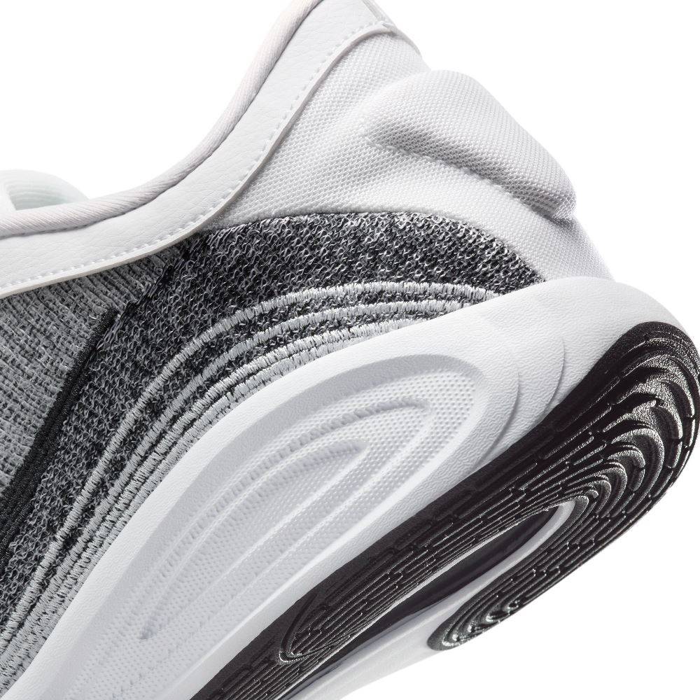 NIKE HUSTLE ACADEMY BASKETBALL SHOES