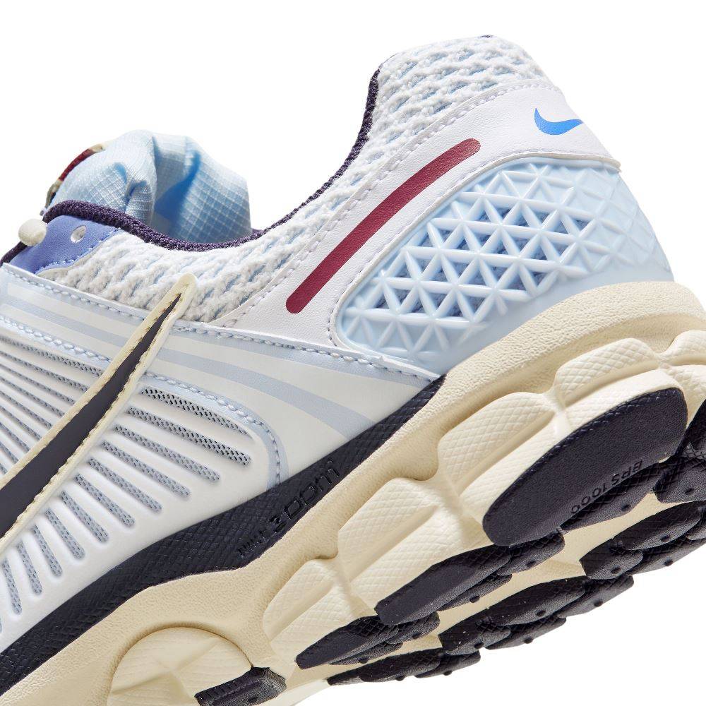 NIKE VOMERO 5 WOMENS SNEAKERS