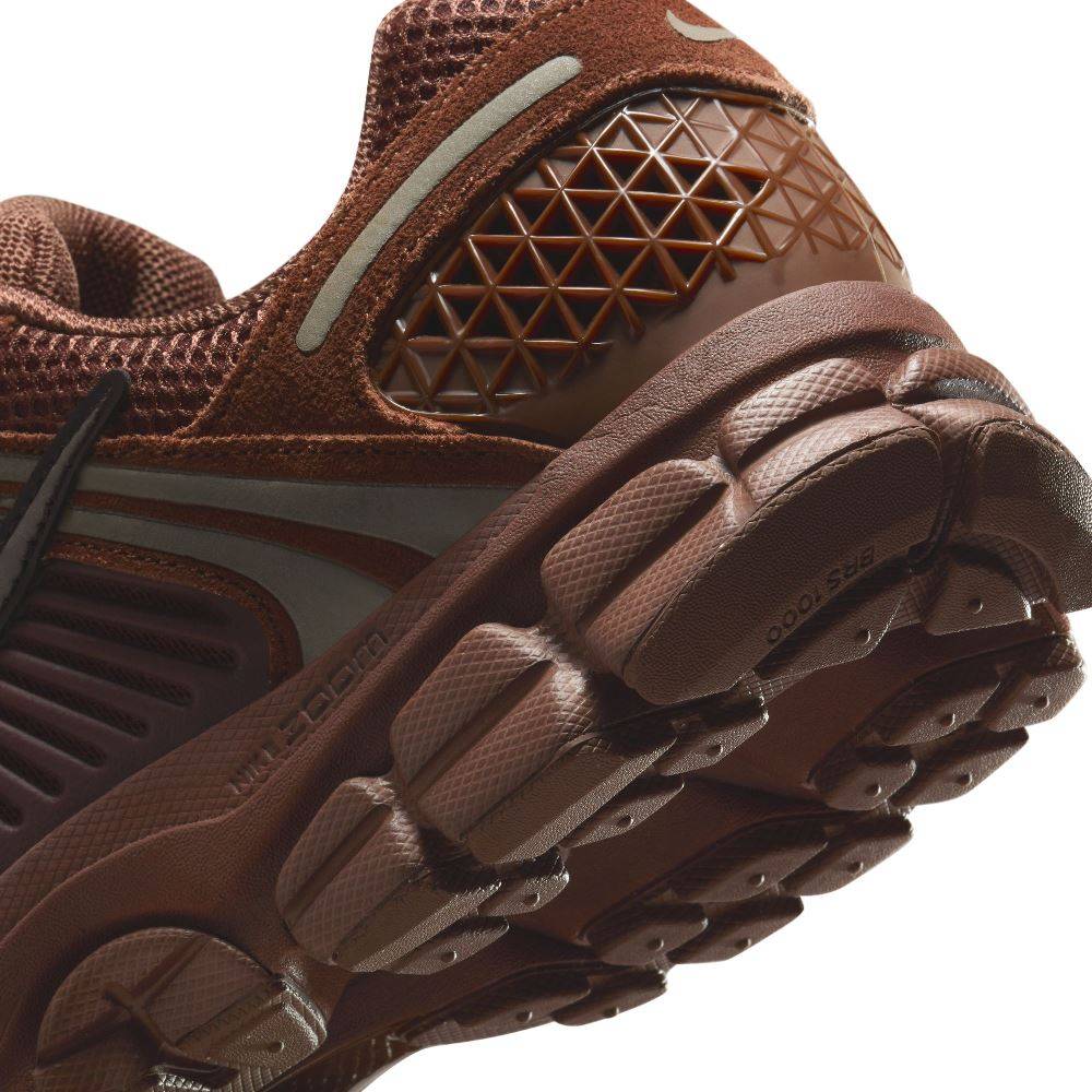 NIKE WOMENS ZOOM VOMERO 5