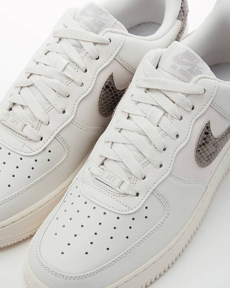 NIKE WOMENS AIR FORCE 1 '07