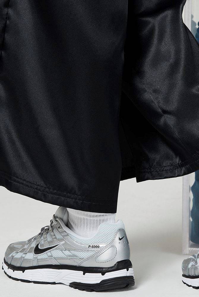 NIKE WOMENS P-6000