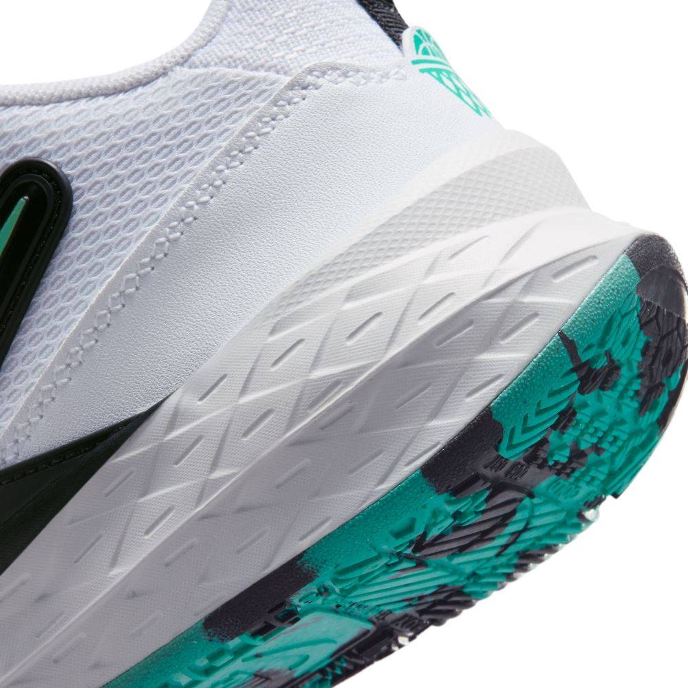 NIKE TEAM HUSTLE D 12 BASKETBALL (GS)