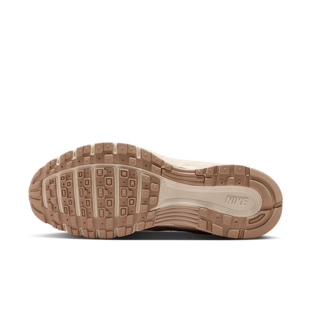 NIKE WOMENS P-6000 MM