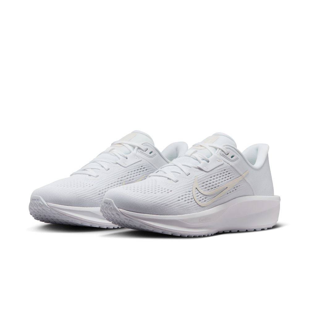 NIKE WOMENS QUEST 6