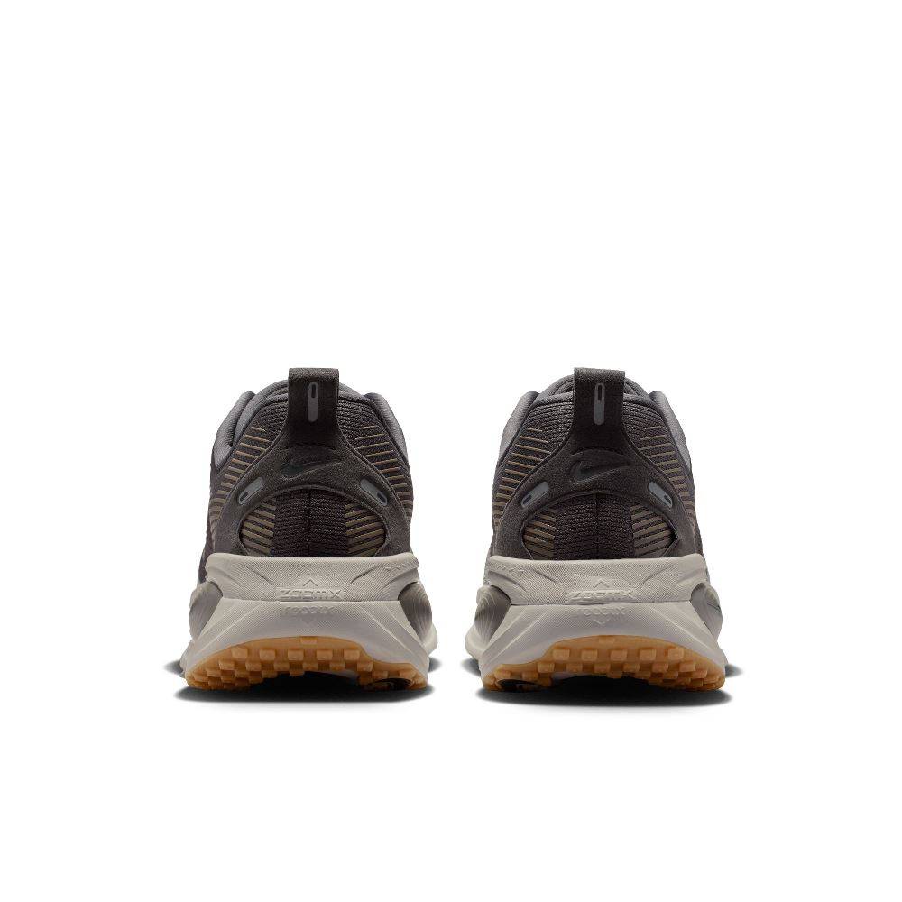 NIKE VOMERO 18 ROAD RUNNING SHOES