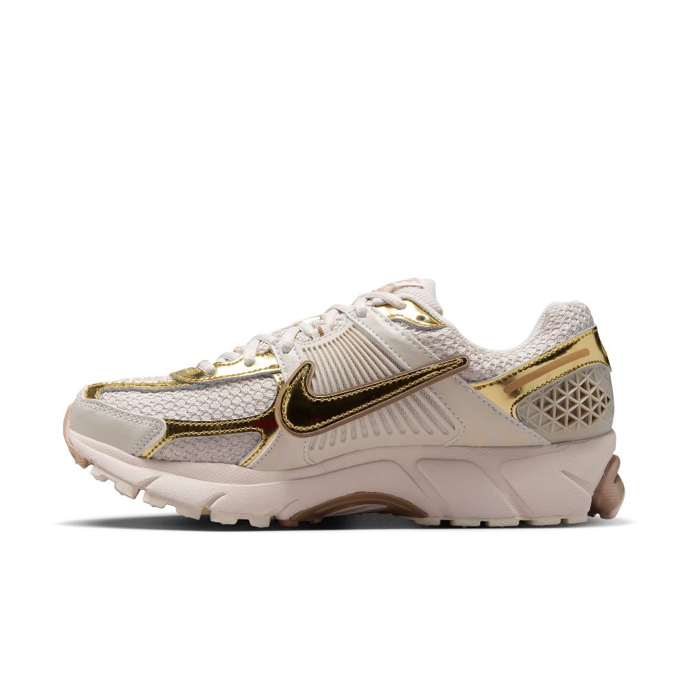 NIKE WOMENS ZOOM VOMERO 5 CHROME