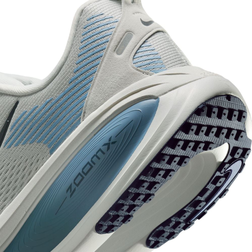 NIKE VOMERO 18 ROAD RUNNING SHOES