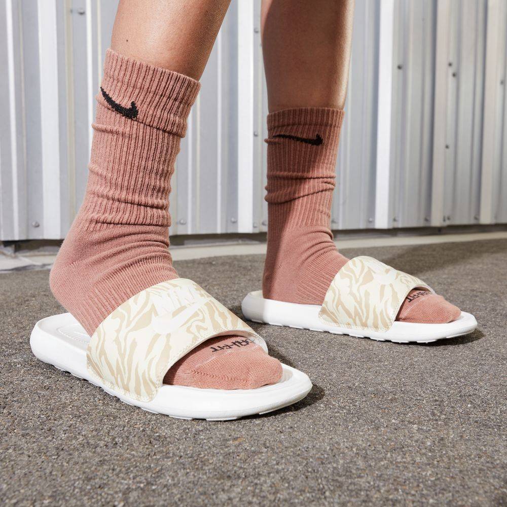 NIKE WOMENS VICTORI ONE SLIDE PRINT