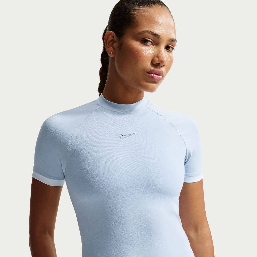 NIKE WOMENS FITTED SHORT-SLEEVE TOP