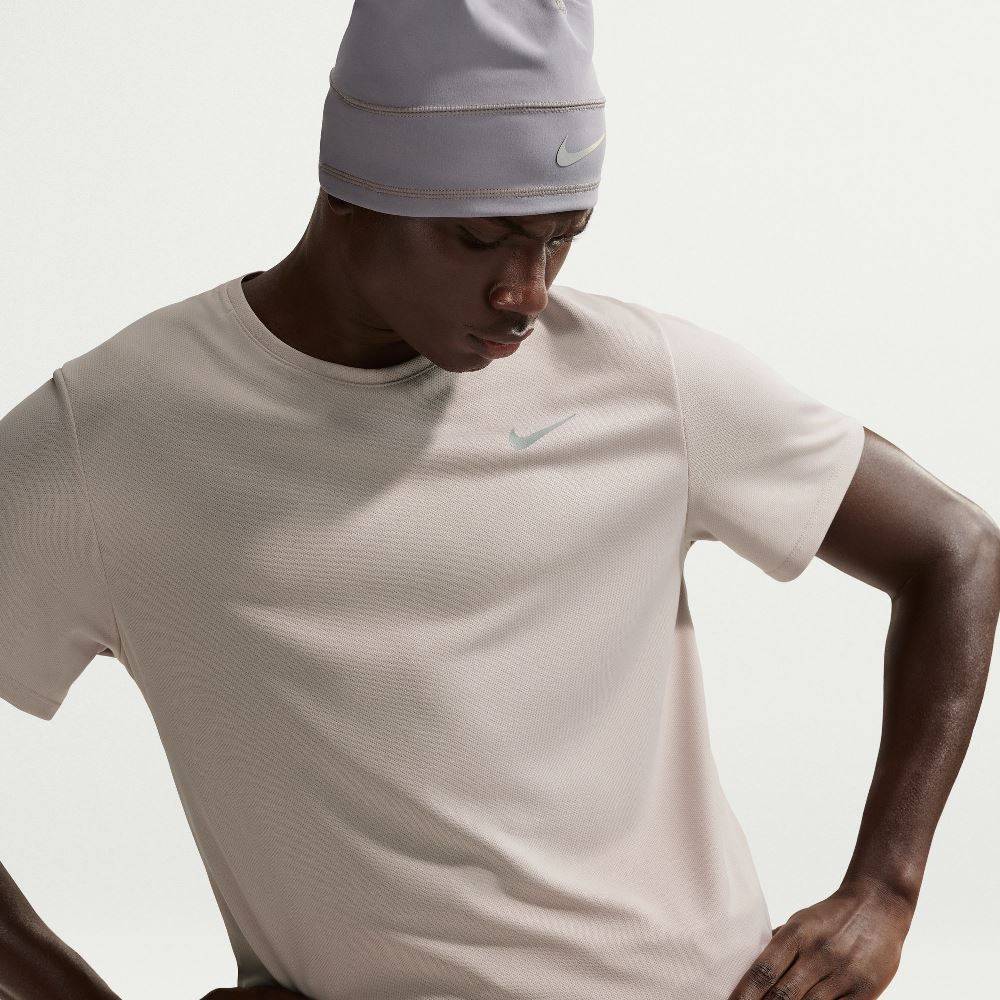 NIKE DRI-FIT UV MILLER SHORT-SLEEVE TOP