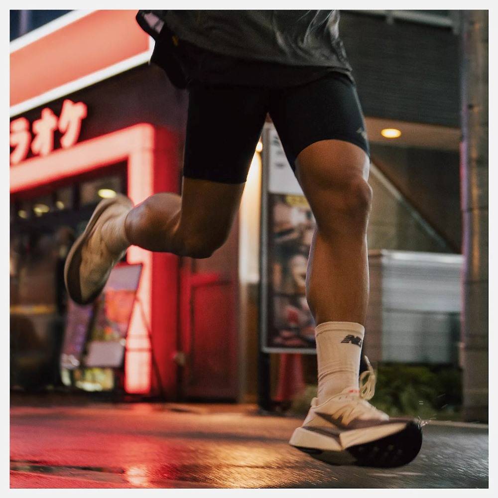 NEW BALANCE FUELCELL REBEL V5 - RUNNING SHOE