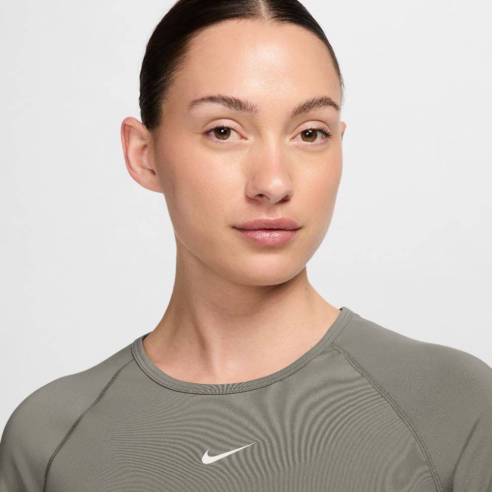 NIKE PRO DRI-FIT SHORT-SLEEVE CROPPED GRAPHIC TOP
