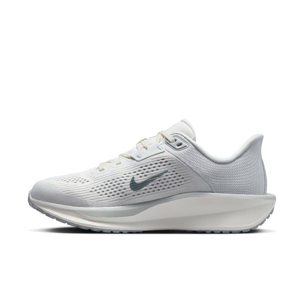 NIKE WOMENS QUEST 6