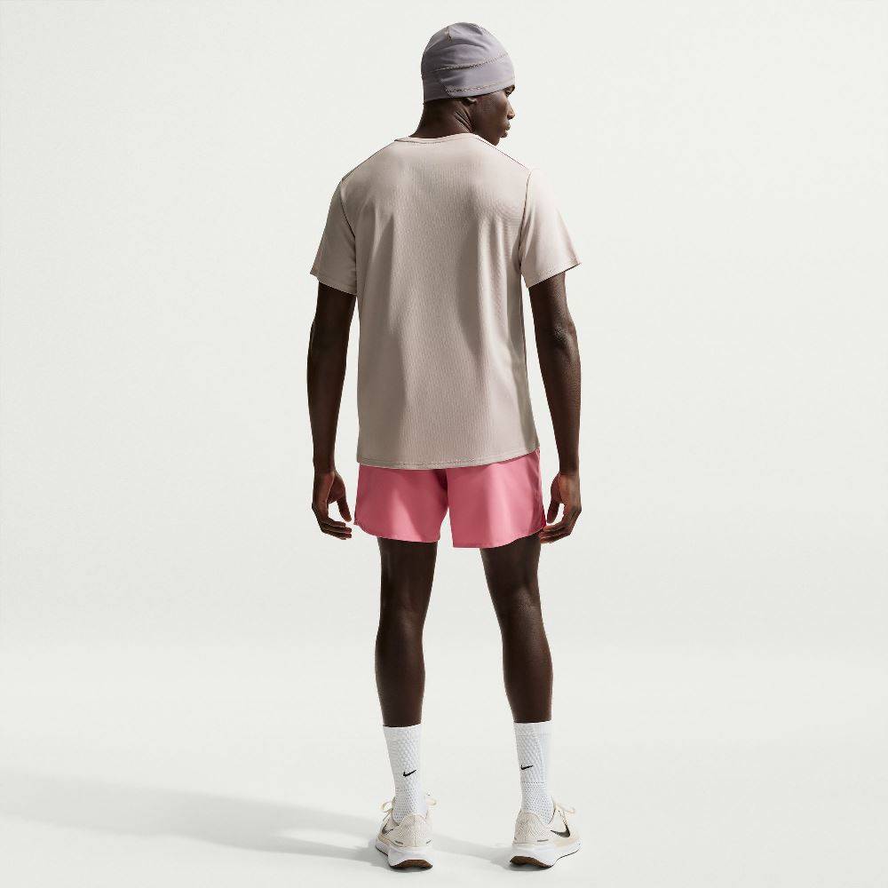 NIKE DRI-FIT UV MILLER SHORT-SLEEVE TOP