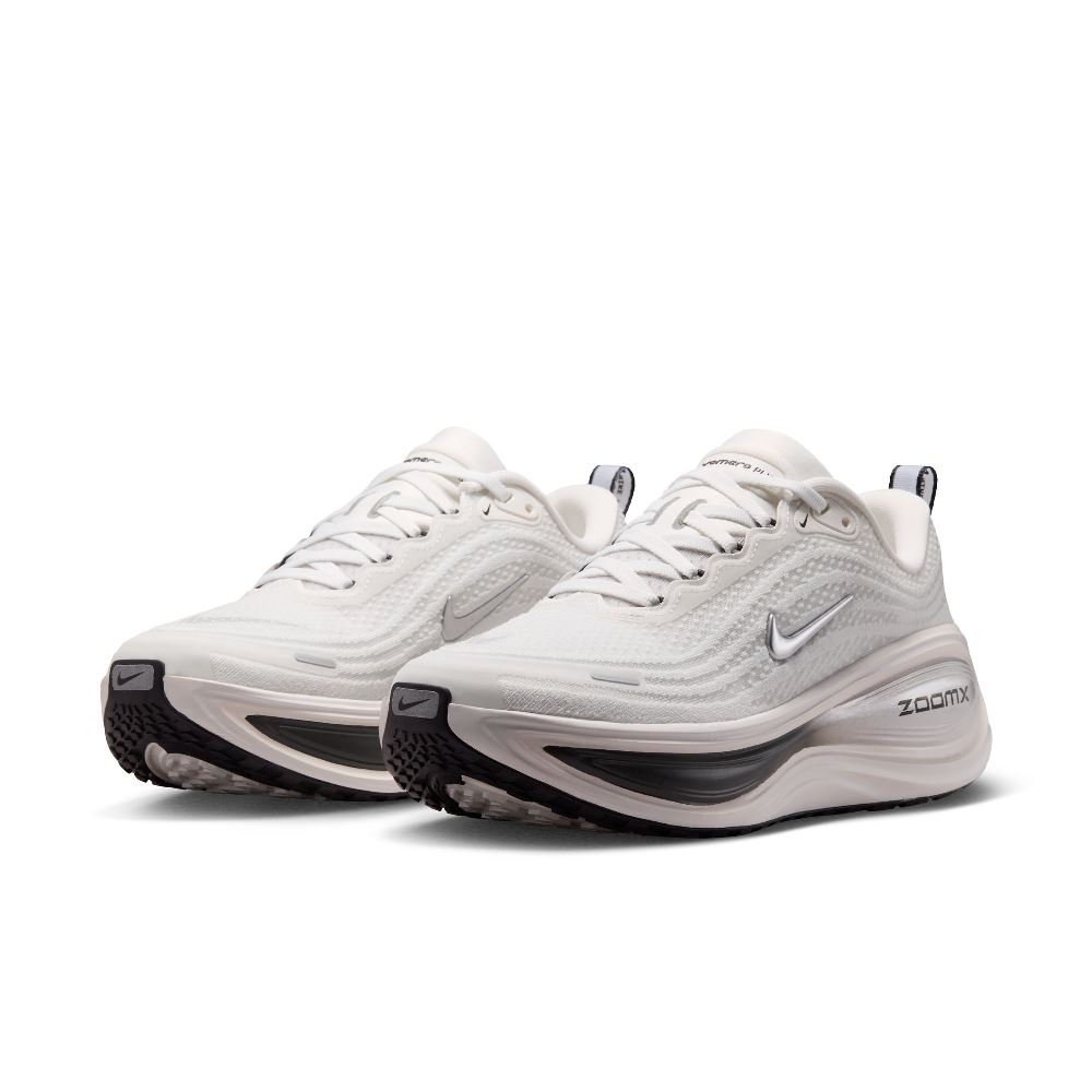 NIKE WOMENS VOMERO PLUS ESS RUN SHOES