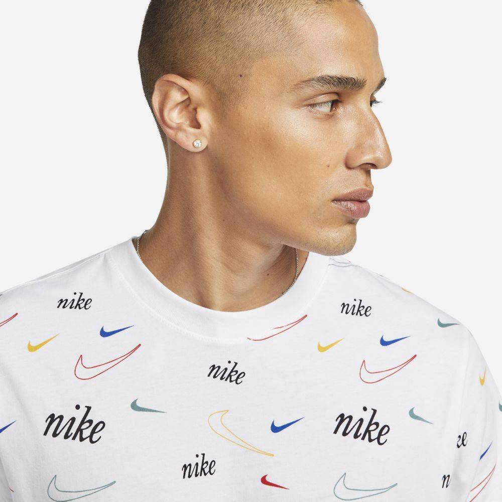 NIKE SPORTSWEAR TEE SWOOSH 50 AOP