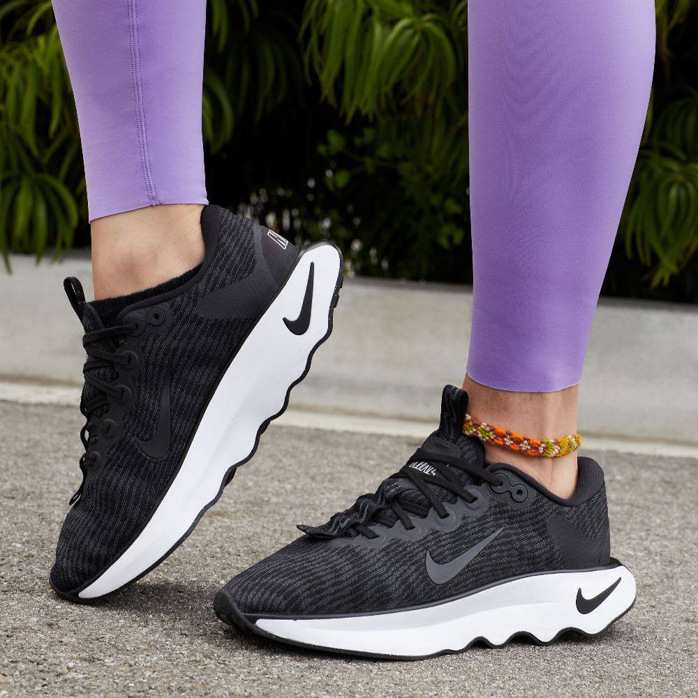 NIKE WOMENS MOTIVA