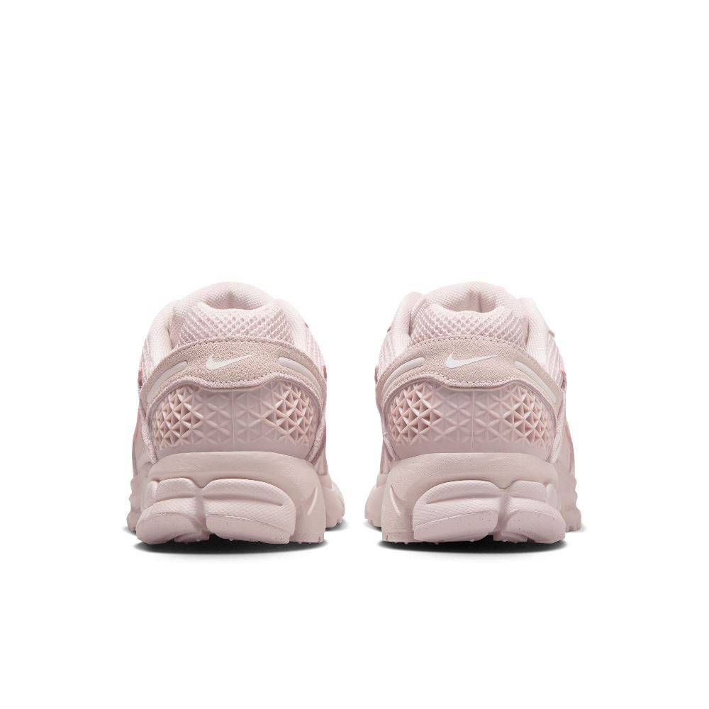 NIKE WOMENS ZOOM VOMERO 5