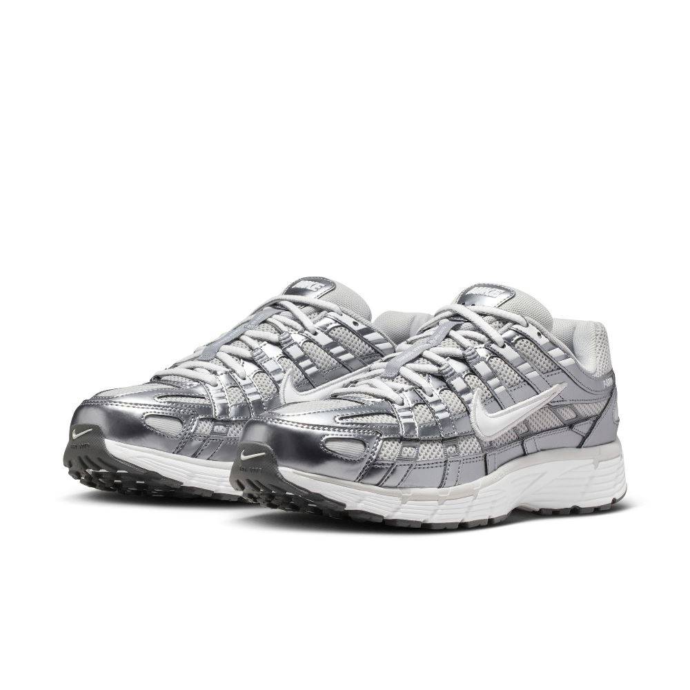 NIKE WOMENS P-6000