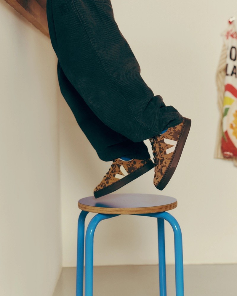 VEJA VOLLEY ELASTIC LACES WILD COUNTRY SUEDE