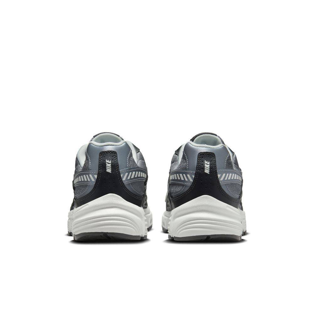 NIKE INITIATOR