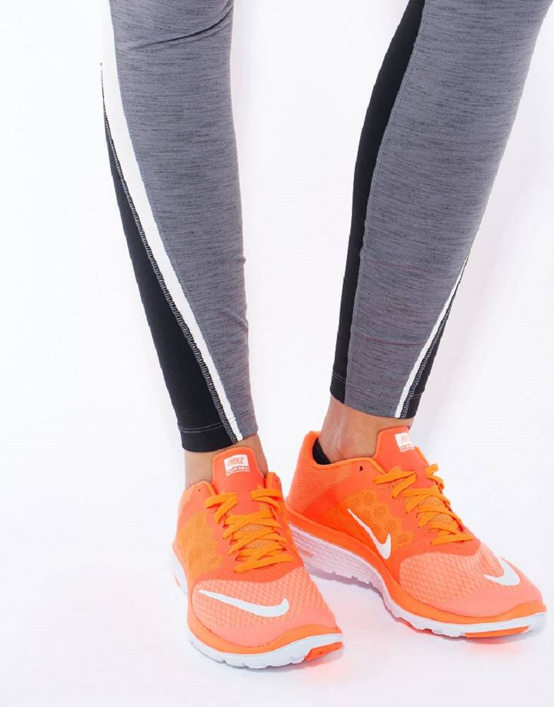 NIKE WMNS FS LITE RUN 3