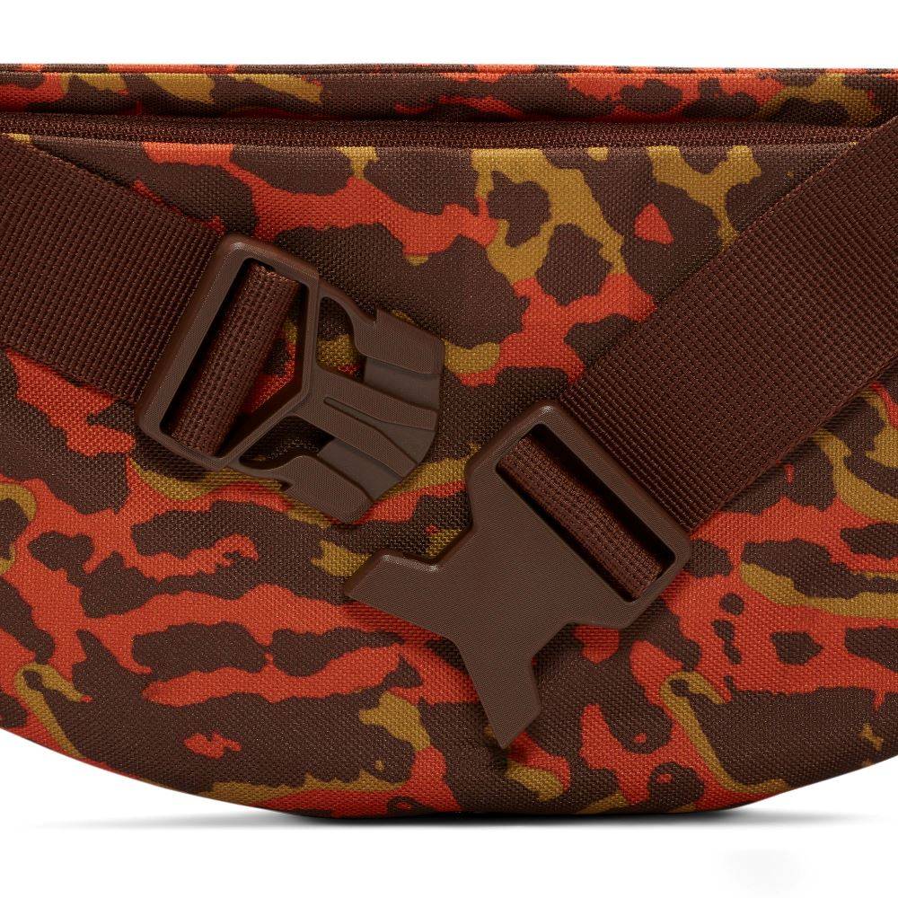 NIKE HERITAGE WAISTBACK