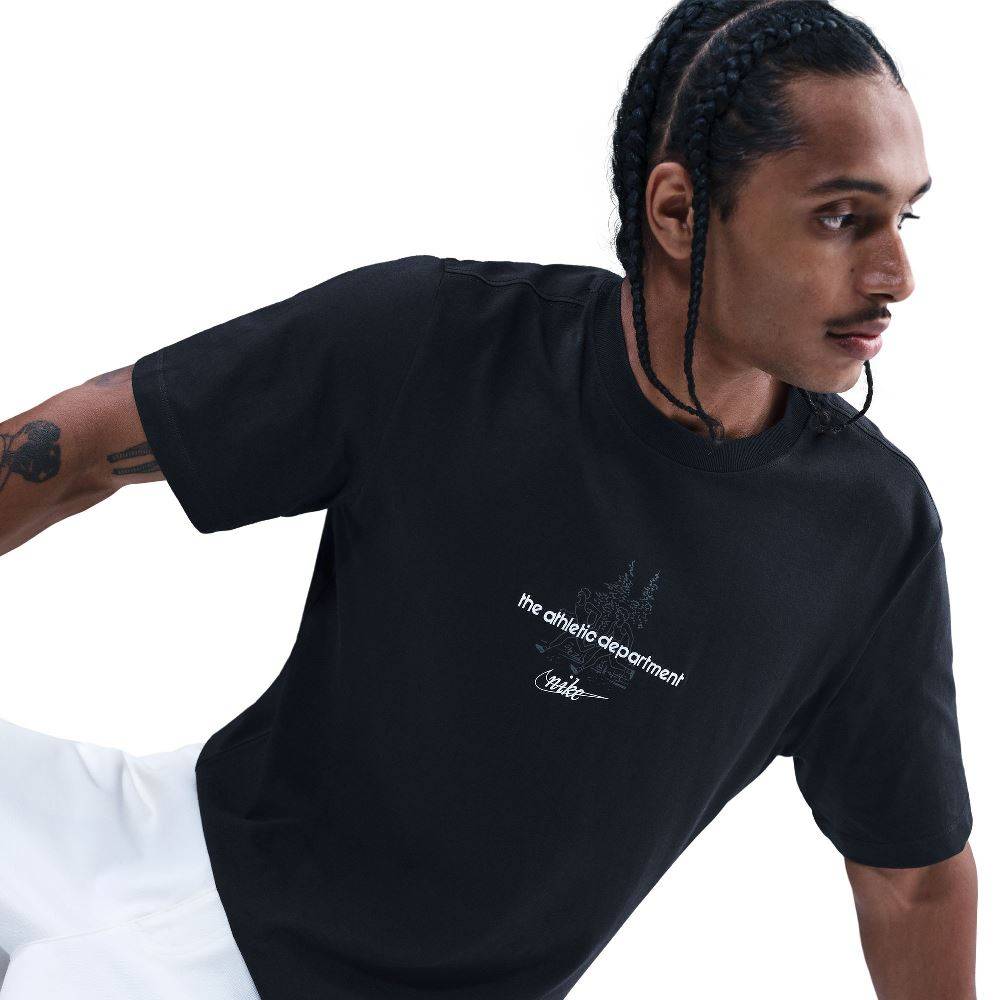 NIKE SPORTSWEAR CLUB SEASONAL TEE