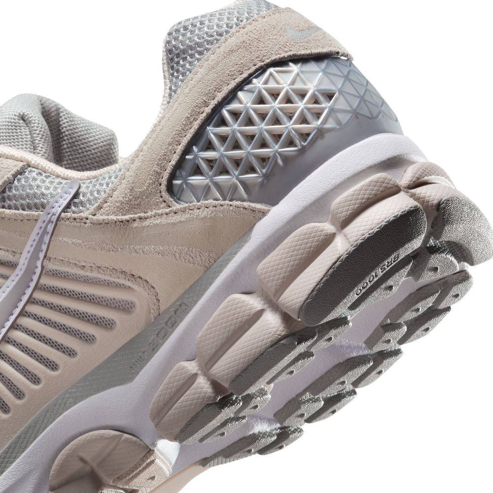 NIKE VOMERO 5