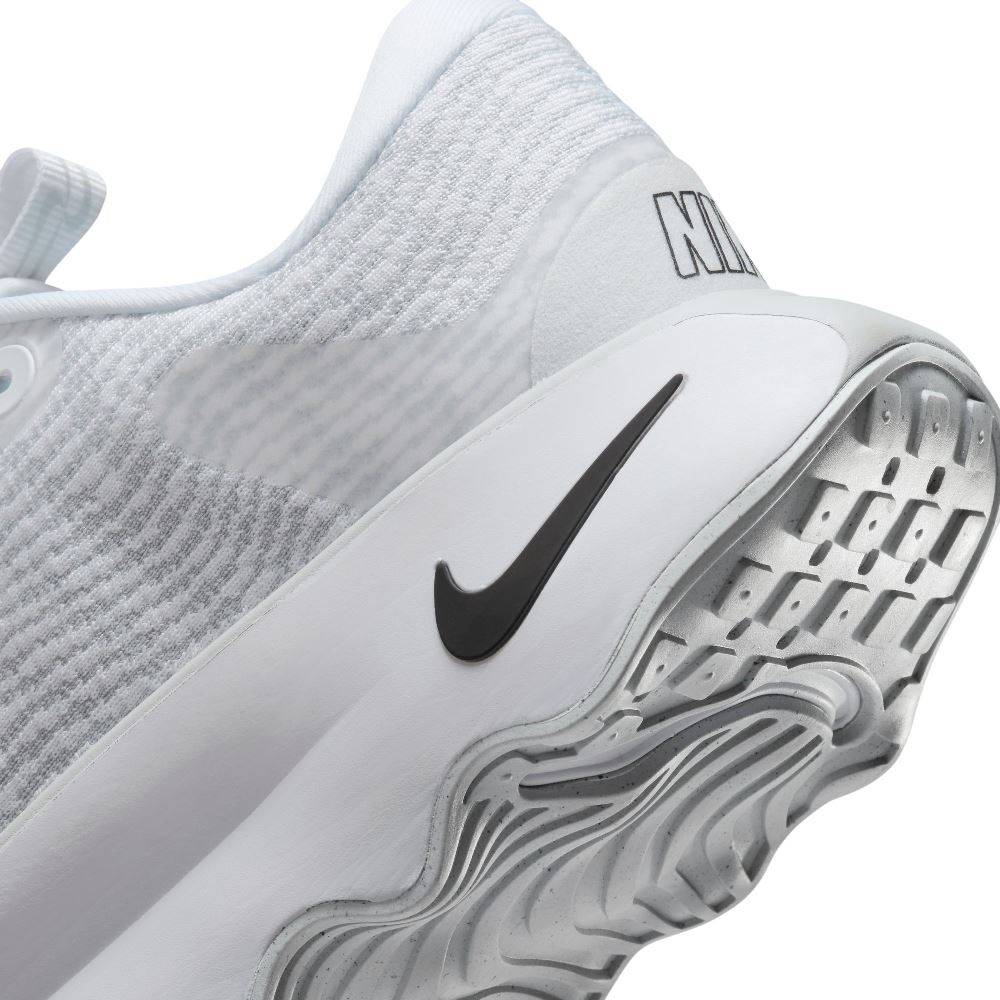 NIKE MOTIVA WALKING SHOES