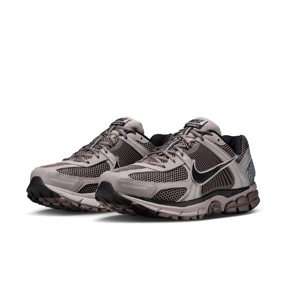 NIKE ZOOM VOMERO 5