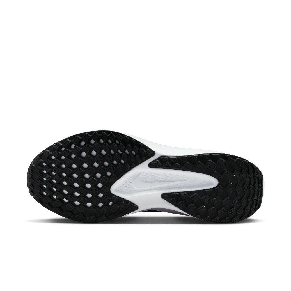 NIKE WOMENS QUEST 6