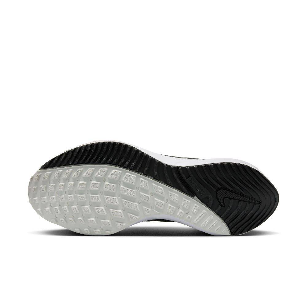 NIKE AIR ZOOM VOMERO 16